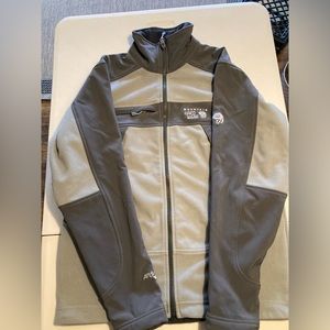Men’s Mountain Hardwear jacket…size small. Great condition.
